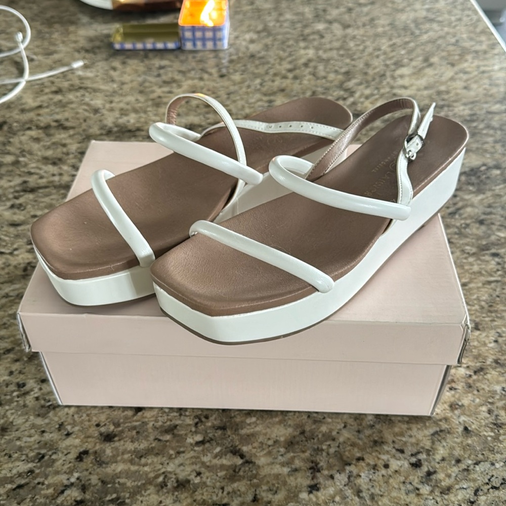 Chinese Laundry white platform sandals size 10